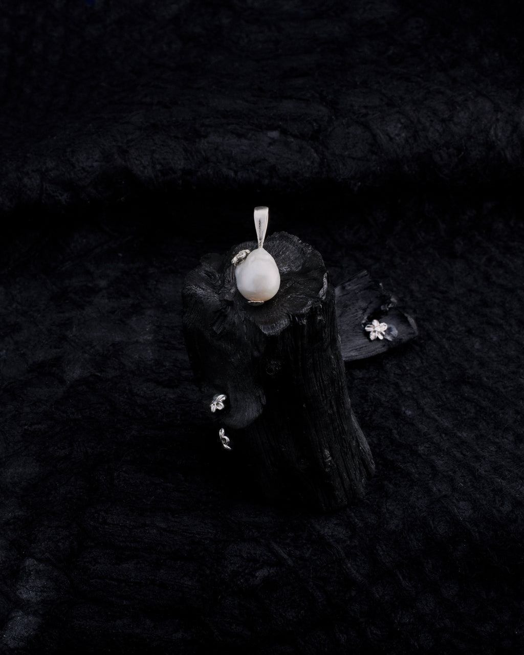 Mini Flower-Studded Pearl Pendant