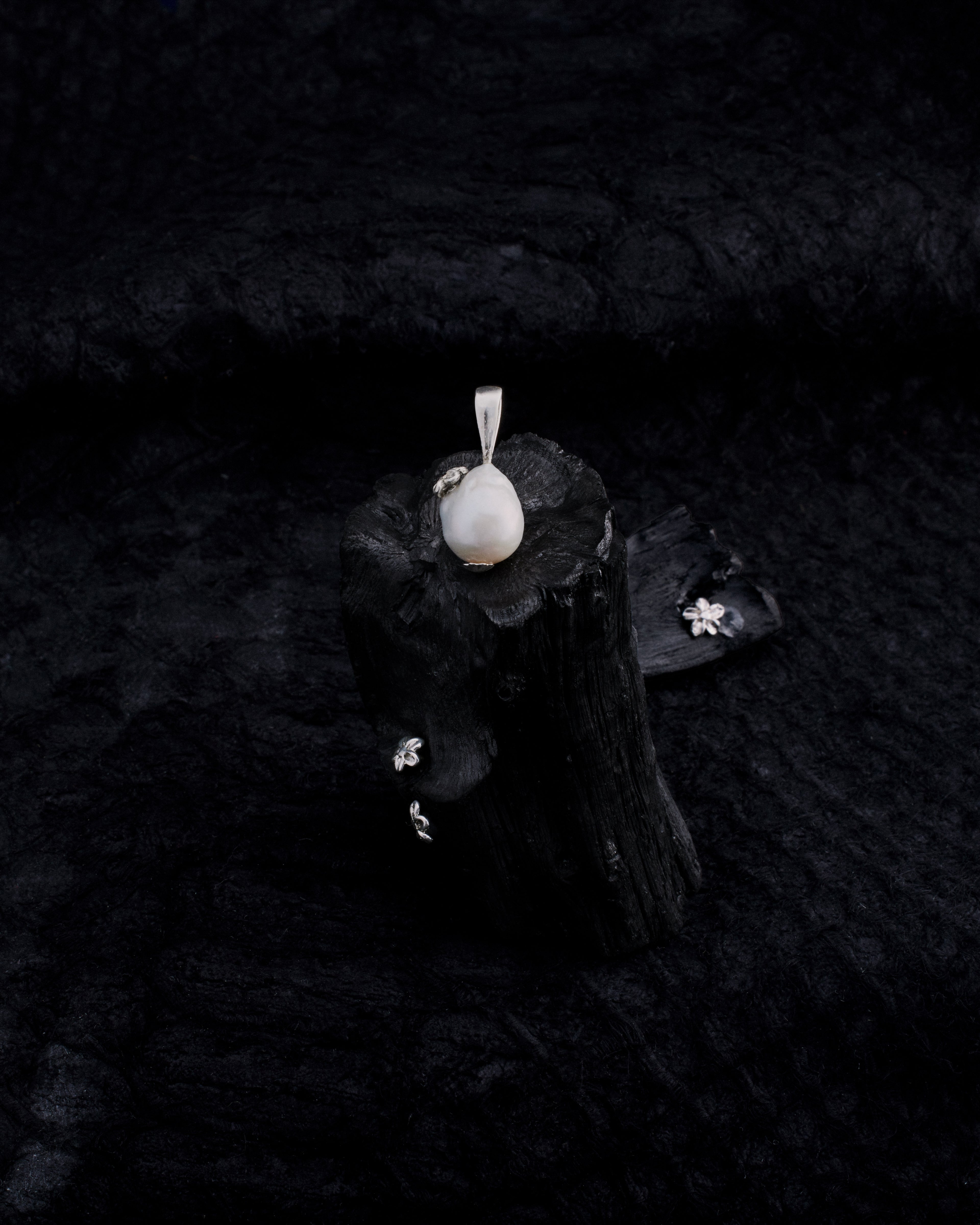 Mini Flower-Studded Pearl Pendant